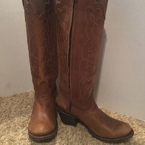 Corral leather boots.....size 6